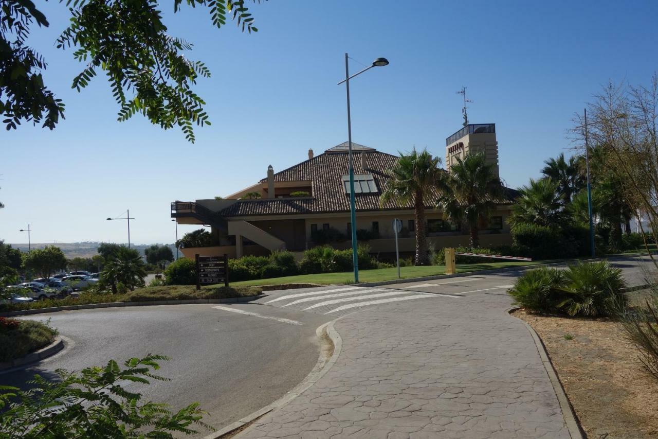 Valle Romano Golf Resort Capitolio Естепона Екстериор снимка